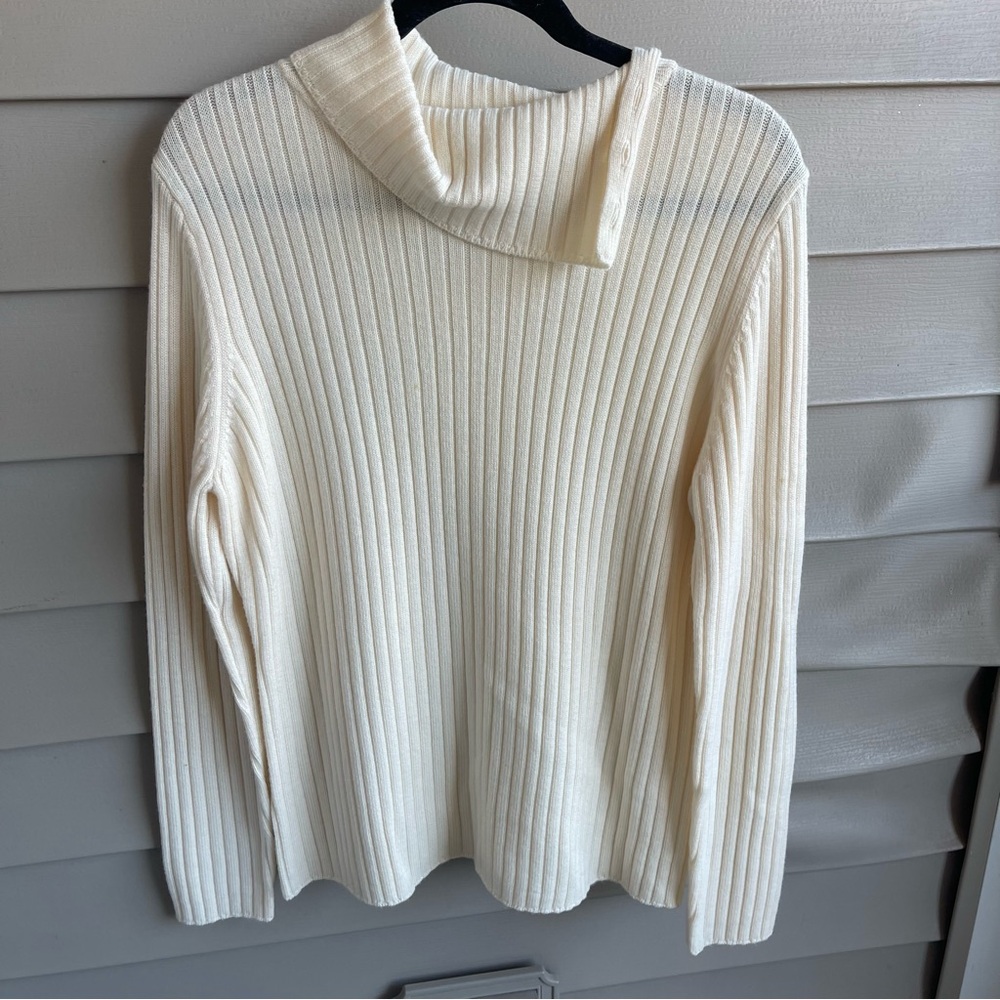 Valerie Stevens Cream Wool Women - Large Cowl Neck Button‎  Minimalist